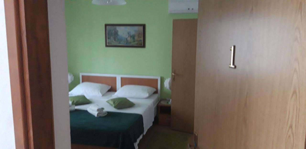 Guest House Ana Zadar Exterior foto